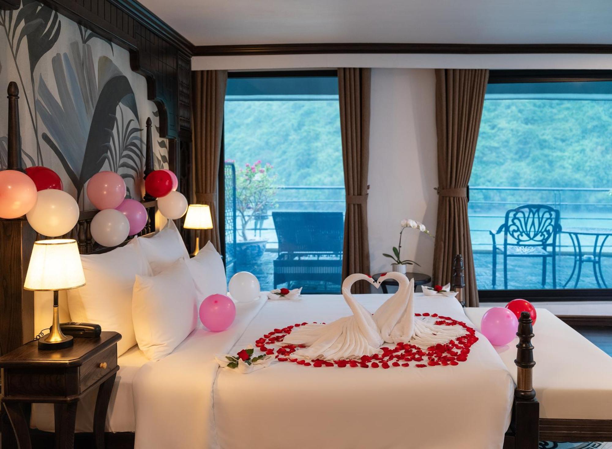 Era Premium Cruises Halong Hotell Ha Long Exteriör bild
