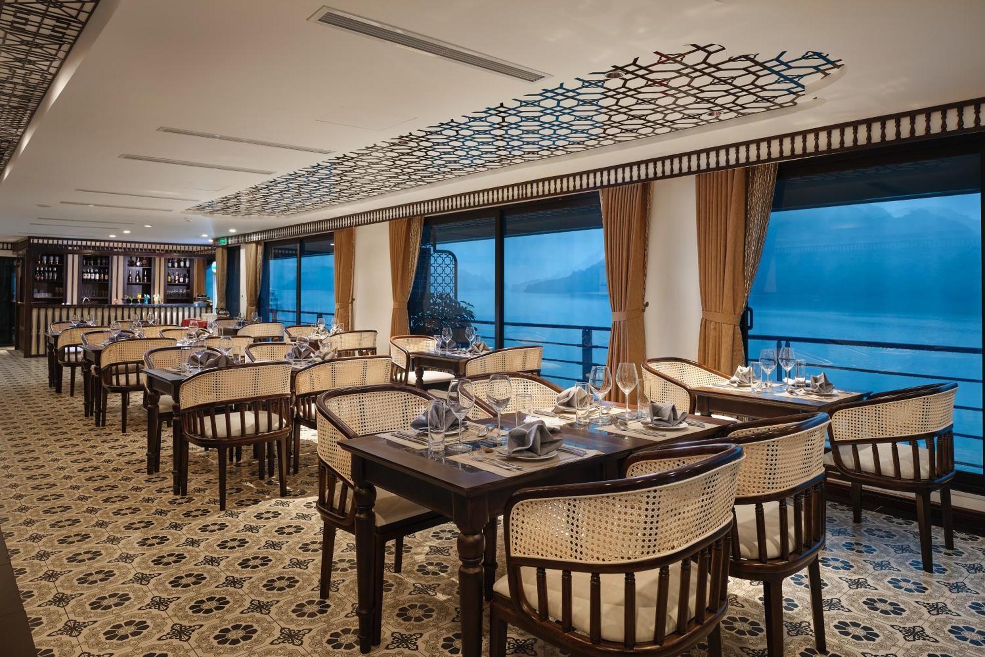 Era Premium Cruises Halong Hotell Ha Long Exteriör bild