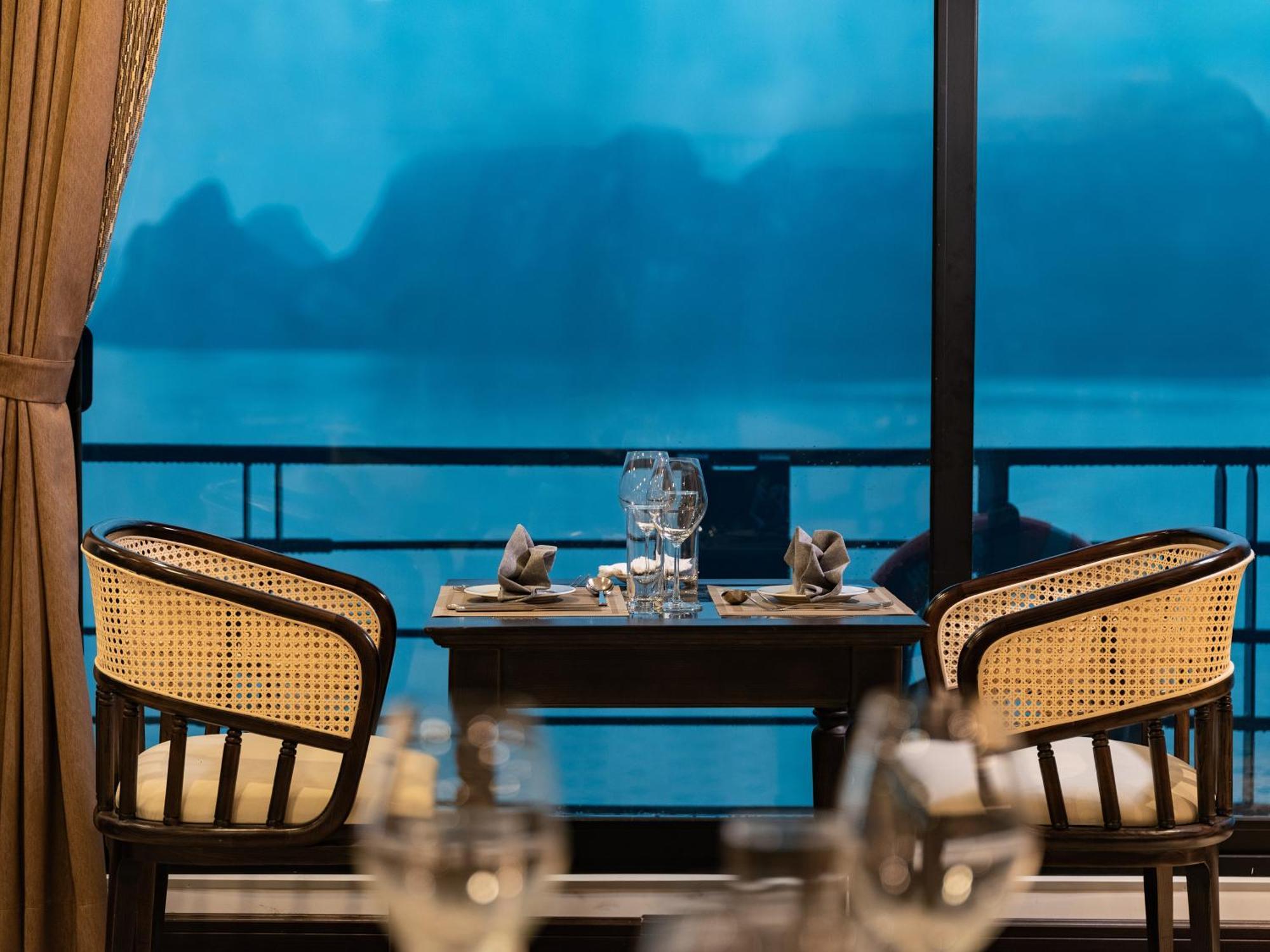 Era Premium Cruises Halong Hotell Ha Long Exteriör bild