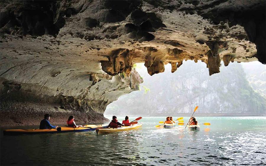 Era Premium Cruises Halong Hotell Ha Long Exteriör bild