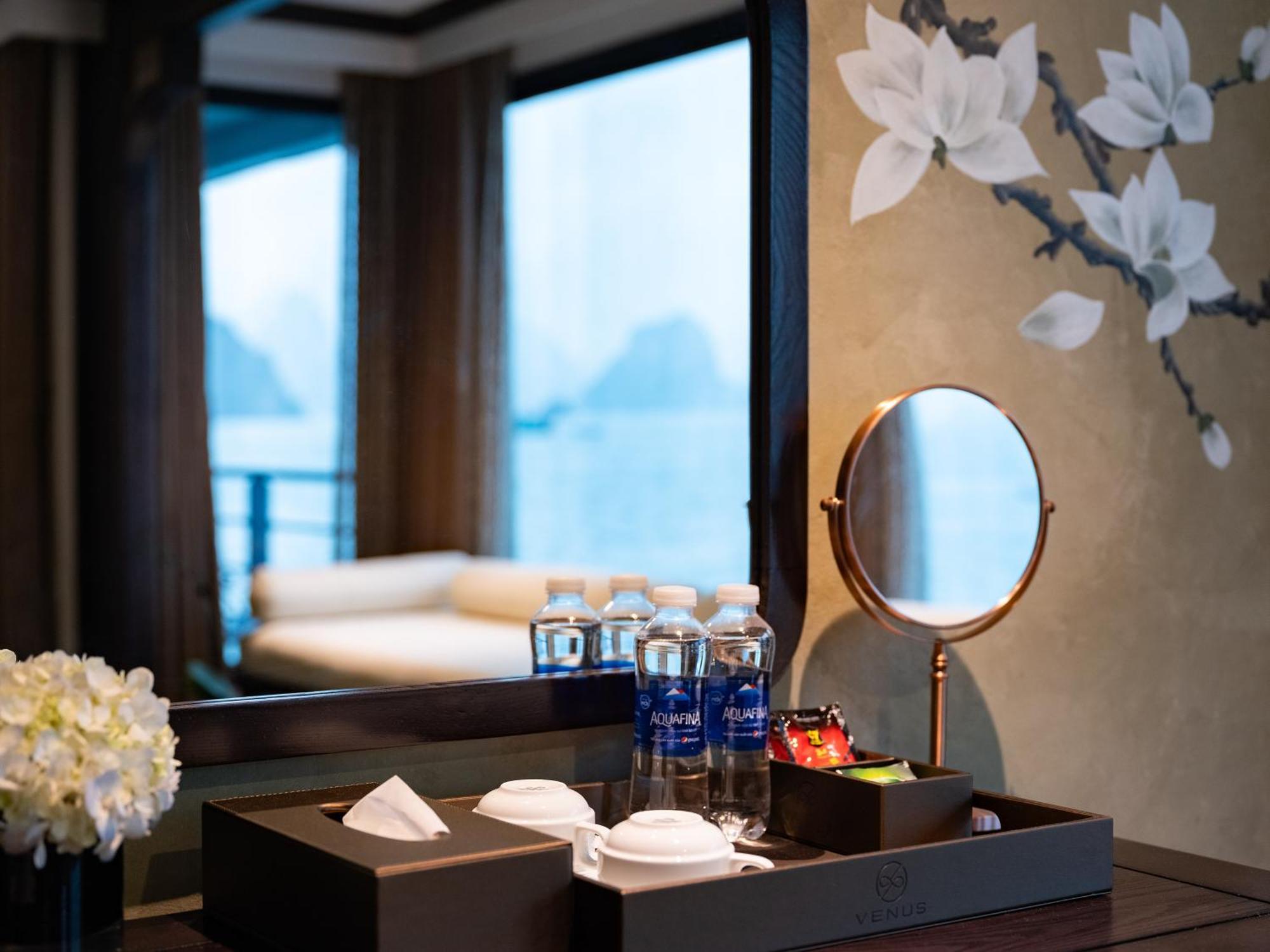 Era Premium Cruises Halong Hotell Ha Long Exteriör bild